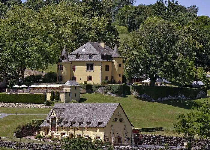 Chateau De Salles